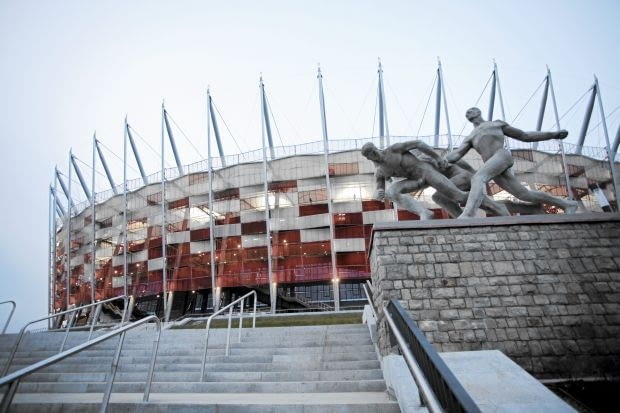 16.12.2011 WARSZAWA , STADION NARODOWY , W DNIU DZISIEJSZYM STADION OTRZYMAL CERTYFIKAT NADZORU BUDOWLANEGO DOPUSZCZAJACY OBIEKT DO UZYTKOWANIA . FOT. FRANCISZEK MAZUR / AGENCJA GAZETA