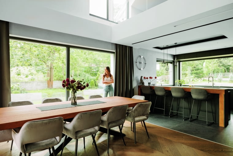 Polscy producenci okien są zobligowani przetestować każdy ze swoich produktów, aby móc podać wartości współczynników przenikania ciepła Uw do wiadomości klientów