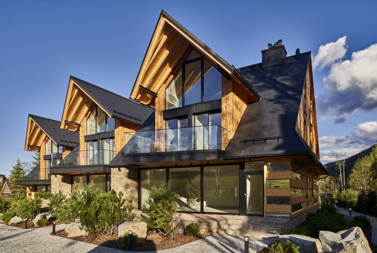 Domy szeregowe w Dolinie Strążyskiej. Proj. Karpiel Steindler Architektura Domy szeregowe w Dolinie Strążyskiej. Proj. Karpiel Steindler Architektura