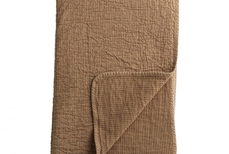 Narzuta Fino (Tine K Home), bawełna, 260 x 190 cm, 999 zł, moremadam.pl