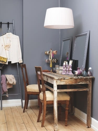 Garderoba w stylu vintage. mieszkanie w skandynawskim stylu, duński styl, kolorowe wnętrze