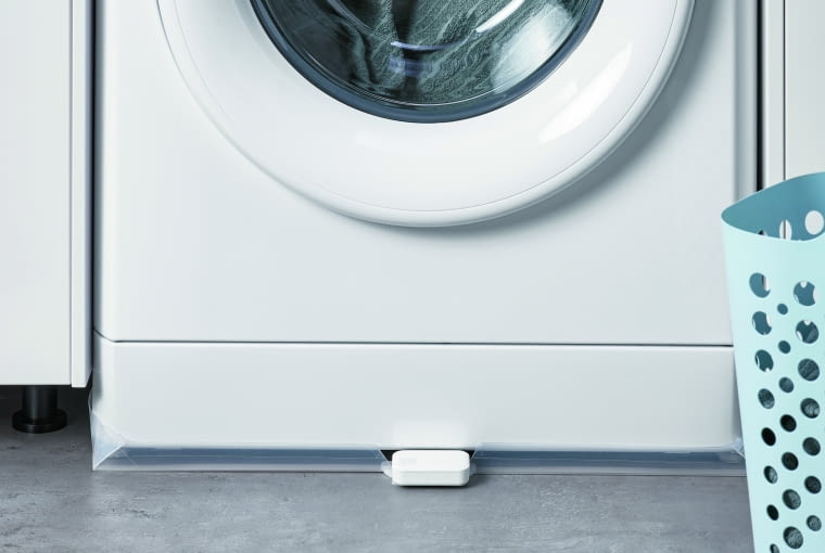 Wybierając czujkę zalania, należy zwrócić uwagę na jej kształt - aby można było wsunąć urządzenie lub jego sondę w miejsce, w którym może gromadzić się woda