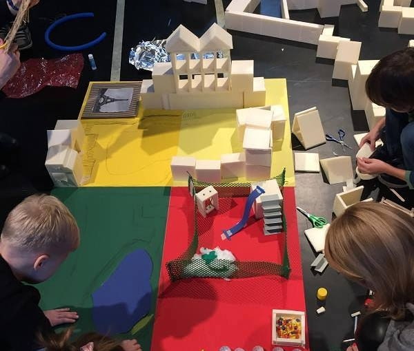 Zdjęcia z warsztatów 'Przypadek miasto', które odbyły się w zeszłym roku Zdjęcia z warsztatów 'Przypadek miasto', które odbyły się w zeszłym roku