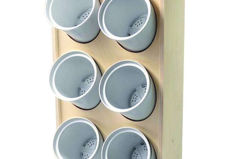 Zielnik eko ze sklejki (20,5×40,8×8,9 cm), do tworzenia aranżacji w pionie, można go pomalować, ok. 148 zł, DecoMania.