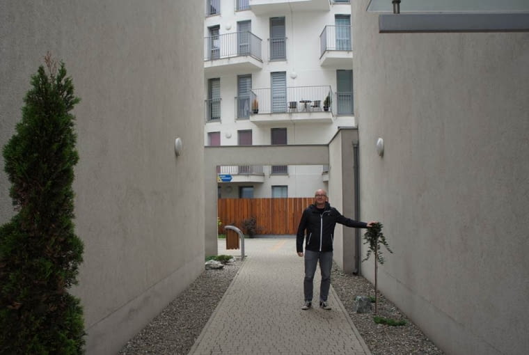 Osiedle mieszkaniowe w Krakowie.