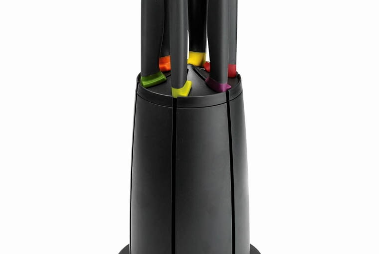 BLOKI NA NOŻE. Tworzywo sztuczne, stal nierdzewna, mykitchen.pl, 399 zł