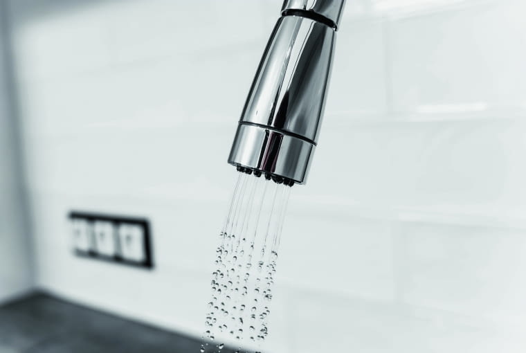 Nakładka – perlator to ekologiczne rozwiązanie, które doskonale sprawdza się zarówno w łazience, jak i w kuchni Nakładka – perlator to ekologiczne rozwiązanie, które doskonale sprawdza się zarówno w łazience, jak i w kuchni