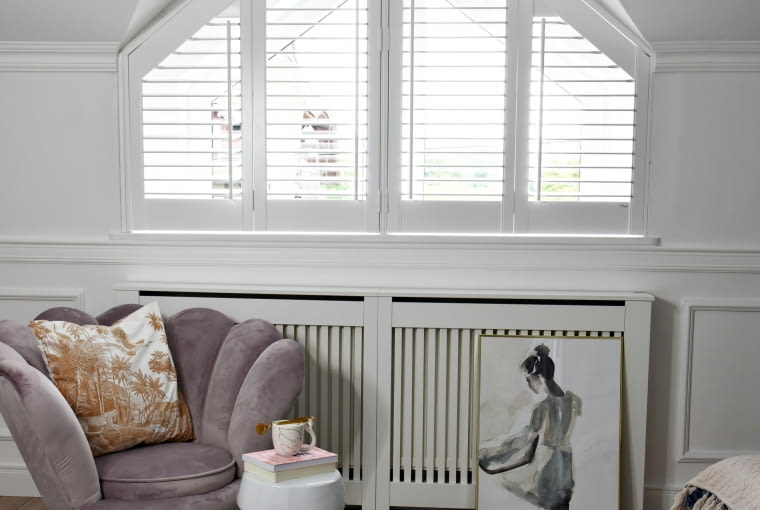 Wewnętrzne okiennice dopasowane do nieregularnego kształtu Wewnętrzne okiennice dopasowane do nieregularnego kształtu