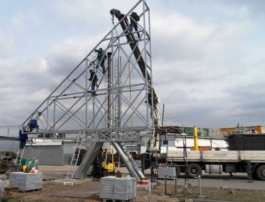 Stalowy szkielet domu jest już gotowy