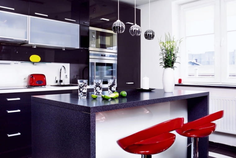 UWAGA PONOWNA PUBLIKACJA ZA ZGODA WLASCICIELI GDYNIA MIESZKANIE WNETRZA KUCHNIA STYLIZACJA AGNIESZKA OSAK-REJMER FOT. SYLWESTER REJMER PUBLIKACJA CZTERY KATY NR 11 (205) - 11 2008