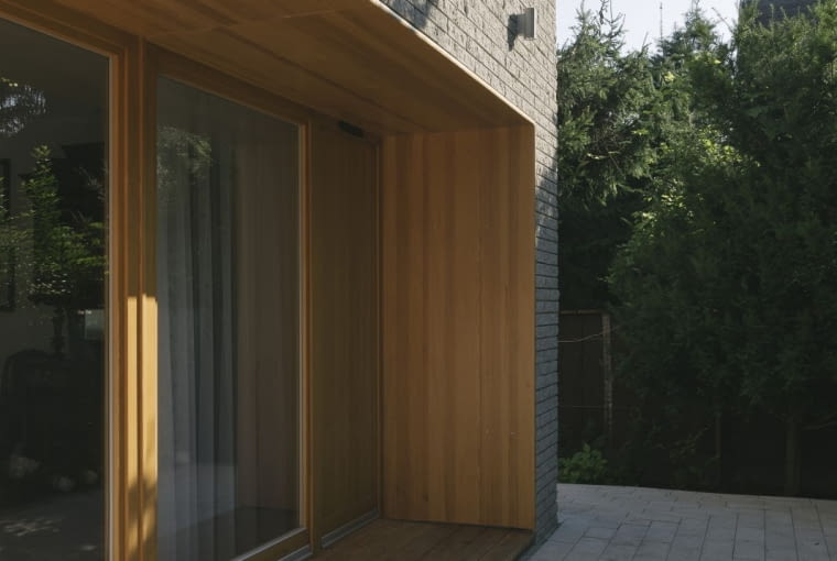 Jednorodzinny dom w Warszawie o powierzchni 265 mkw. Projekt: MFRMGR ARCHITEKCI: Marta Frejda, Michał Gratkowski, Waldemar Nowicki, Jarosław Urbański