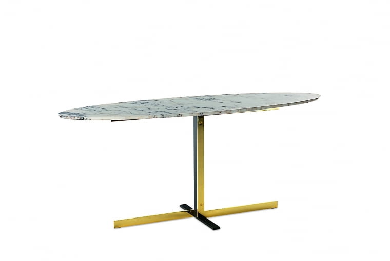 Catlin Kształtem przypomina stolik kawowy. Co jeszcze ją wyróżnia? Szlachetne materiały i najwyższa jakość wykonania. Wzór, Minotti