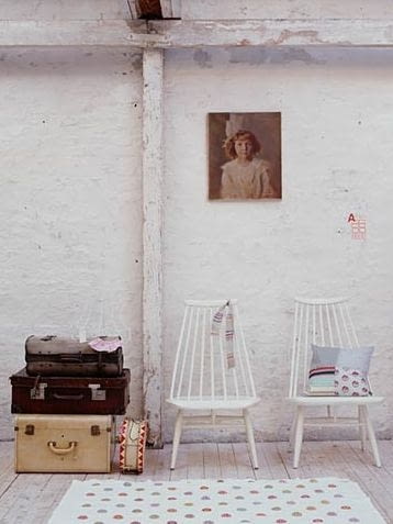 Nowy trend! Zniszczone znaczy ładne. vintage, wnętrza, duński design, ściany