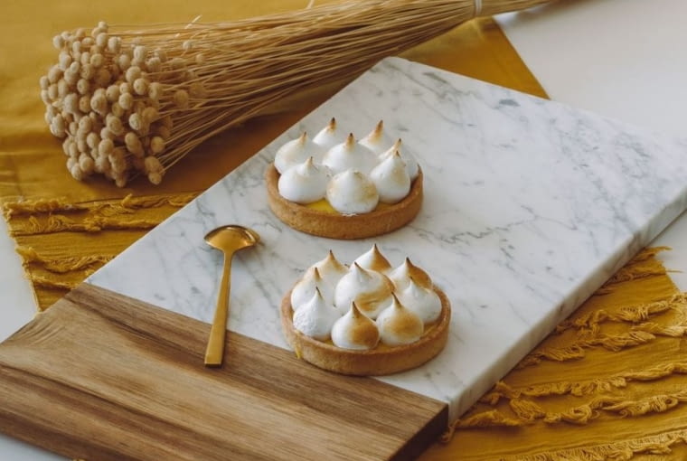 W chłodne jesienne dni przyda się miły w dotyku, ciepły pled.