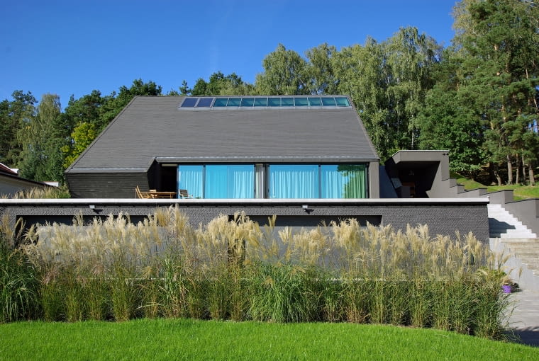 Dom na skarpie w Płocku. Proj. MAG Architekci Marcin Grzyb Dom na skarpie w Płocku. Proj. MAG Architekci Marcin Grzyb