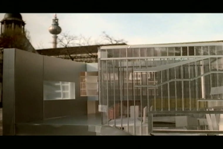 Kadr z filmu Berlin Babylon Kadr z filmu Berlin Babylon