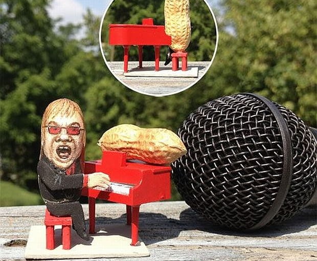 Figurki z fistaszków Steve'a Cassino. Steve Casino, figurki z orzechów, fistaszki