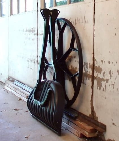 Wovel - gadżet ułatwiający odśnieżanie wovel, odśnieżanie, jak łatwo odśnieżać, łopata z kołem do odśnieżania