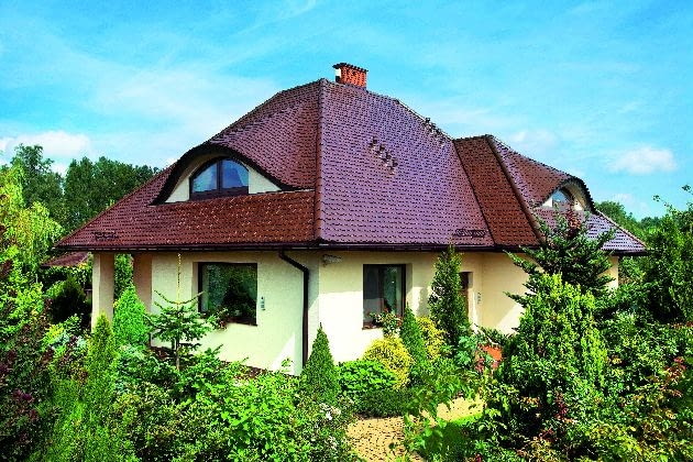 Karpiówki angobowane są błyszczące i odporne na zabrudzenia dachówki ceramiczne