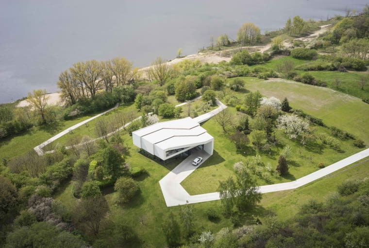 Dom po Drodze, Projekt: KWK Promes, Fot. Jarosław Syrek Dom po Drodze, Projekt: KWK Promes, Fot. Jarosław Syrek