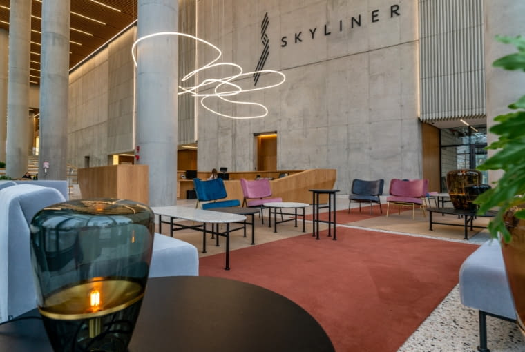 Skyliner - lobby. Skyliner - lobby.