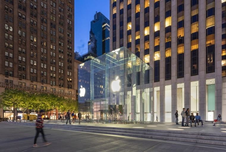 Sklep Apple na Manhattanie