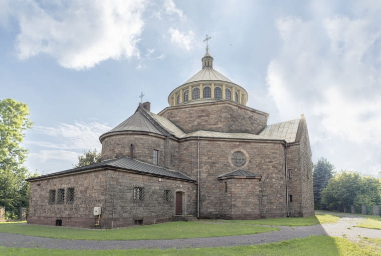 Kościół Rozalii i Marcina w Zagnańsku Kościół Rozalii i Marcina w Zagnańsku