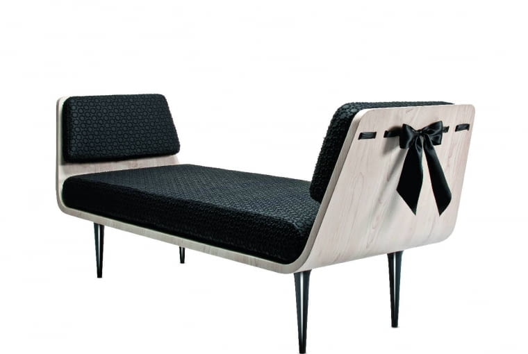 Kwintesencja kobiecości, czyli sofa Modesty Bench, Nika Zupanc Kwintesencja kobiecości, czyli sofa Modesty Bench, Nika Zupanc