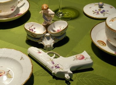 porcelanowy pistolet