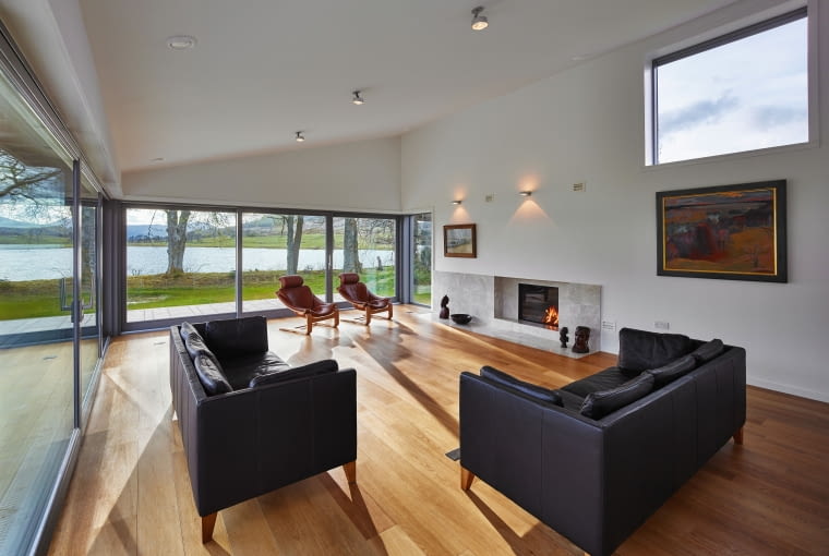 Współczesne okna drewniane są połączeniem starannie wyselekcjonowanego drewna ze sprawdzonymi rozwiązaniami technologicznymi Okna