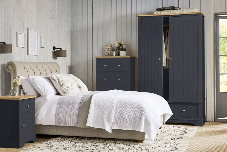 Drewniane meble w sypialni komody do sypialni