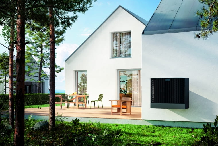 Część zewnętrzną pompy powietrznej można zamontować na elewacji budynku (na specjalnych wspornikach), jednak w miarę możliwości z dala od okien pomieszczeń mieszkalnych Część zewnętrzną pompy powietrznej można zamontować na elewacji budynku (na specjalnych wspornikach), jednak w miarę możliwości z dala od okien pomieszczeń mieszkalnych