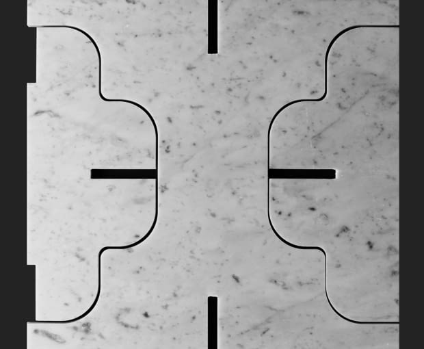 Marmurowe elementy stołu