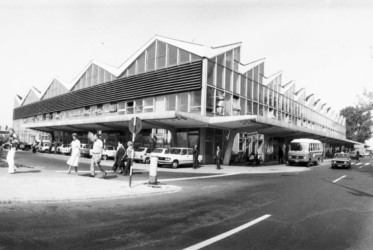 Dawny terminal na Okęciu okęcie - fot. Siemaszko Zbyszko Dawny terminal na Okęciu okęcie - fot. Siemaszko Zbyszko