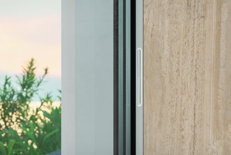 Ciepła ramka dystansowa ogranicza straty wynikające z przewodzenia, powłoka niskoemisyjna na szybie – straty przez promieniowanie, a ciężki gaz – straty powstające w drodze konwekcji Ciepła ramka dystansowa ogranicza straty wynikające z przewodzenia, powłoka niskoemisyjna na szybie – straty przez promieniowanie, a ciężki gaz – straty powstające w drodze konwekcji