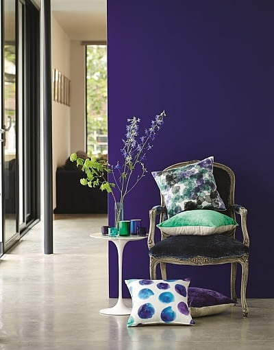 F&F Home: wazon - 9,99 zł, wazon - 9,99 zł; świecznik na tealighty - 6,99 zł poduszka w akwarelowe wzory - 34,99 zł, poduszka - 39,99 zł. F&F Home, dodatki, akcesoria, wnętrza, nowa kolekcja, nowości, tekstylia