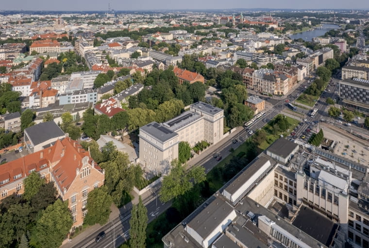 Dawne Semnarium Śląskie - zrewaloryzowana siedziba krakowskiej Filii im. ks. Józefa Tischnera Uniwersytetu SWPS Dawne Semnarium Śląskie - zrewaloryzowana siedziba krakowskiej Filii im. ks. Józefa Tischnera Uniwersytetu SWPS