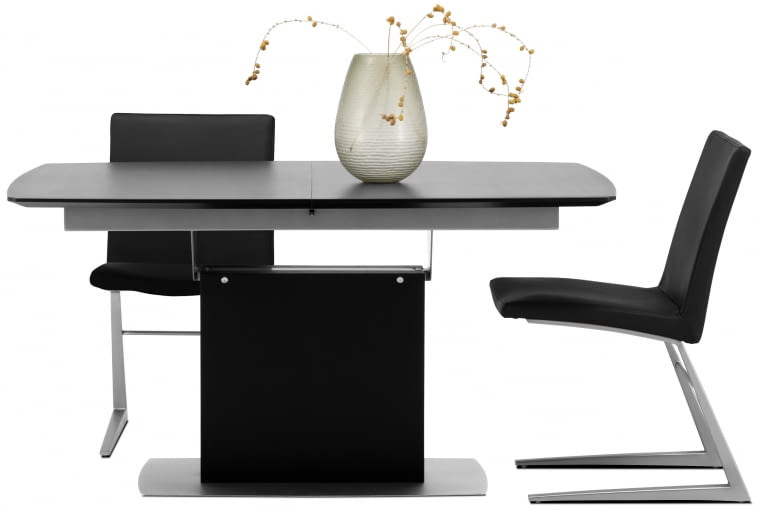 Czarne przedmioty w promocji w BoConcept na Black Friday Czarne przedmioty w promocji w BoConcept na Black Friday