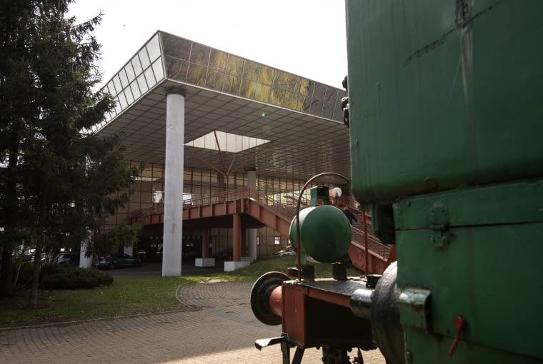 Postmodernistyczny dworzec w Częstochowie Postmodernistyczny dworzec w Częstochowie