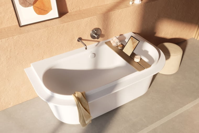 Blisko natury: Elegancka powierzchnia półki z litego dębu to idealne miejsce na tablet, książkę czy telefon, zachęcając do pełnego relaksu w wannie.