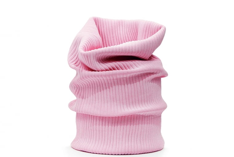 Słodki różowy puf przypominający nieco pianki marshmallow. Słodki różowy puf przypominający nieco pianki marshmallow.