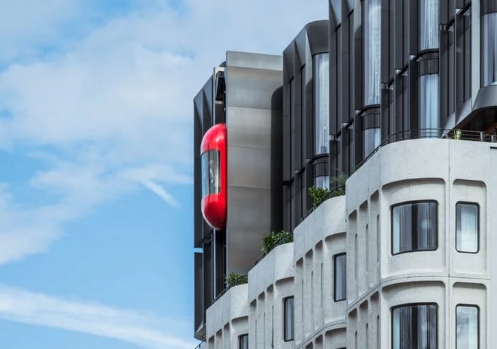 Hotel The Standard London w budynku Camden Town Hall. Proj. Orms