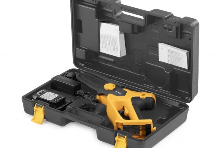 Mała pilarka ręczna PR 100e Mała pilarka ręczna PR 100e