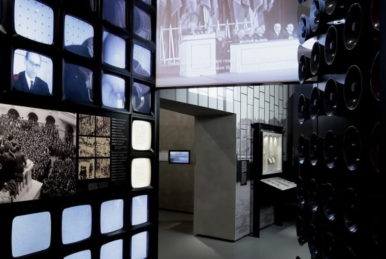 Wystawa POLIN "1000 lat historii Żydów na ziemiach polskich" Wystawa POLIN "1000 lat historii Żydów na ziemiach polskich"