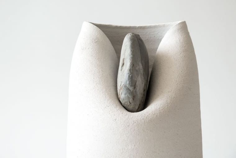 "Vase with stone", proj. Martin Azua i Marc Vidal wazon