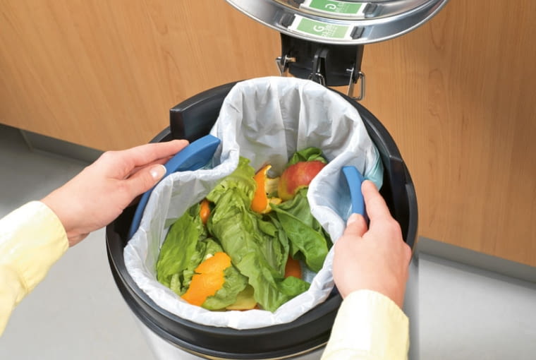 Kosz z funkcją zgniatania śmieci Kosz z funkcją zgniatania śmieci