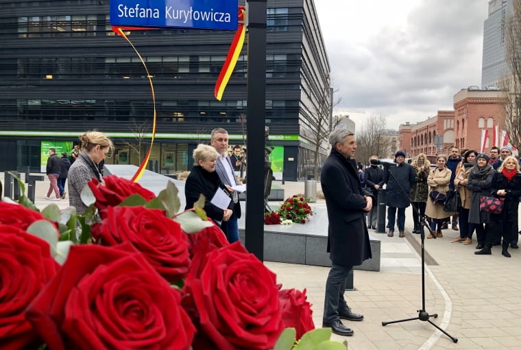 Skwer przy Okopowej 33 w Warszawie nosi oficjalnie imię Stefana Kuryłowicza, Skwer przy Okopowej 33 w Warszawie nosi oficjalnie imię Stefana Kuryłowicza,