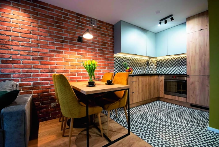 Szukasz oryginalnego sposobu na oświetlenie cegły w mieszkaniu? Doskonale sprawdzą się dekoracyjne kinkiety mocowane do ściany Szukasz oryginalnego sposobu na oświetlenie cegły w mieszkaniu? Doskonale sprawdzą się dekoracyjne kinkiety mocowane do ściany