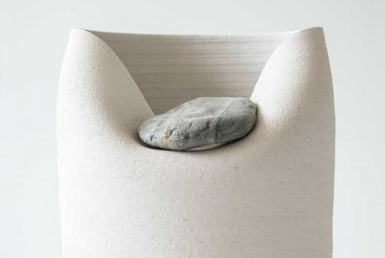 "Vase with stone", proj. Martin Azua i Marc Vidal wazon