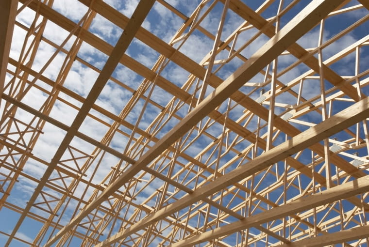 Mokra tarcica a drewno suszone komorowo